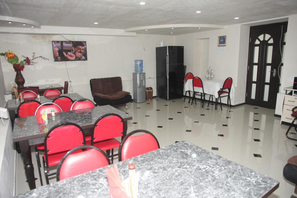 Guest House Nona Κουτάισι Εξωτερικό φωτογραφία