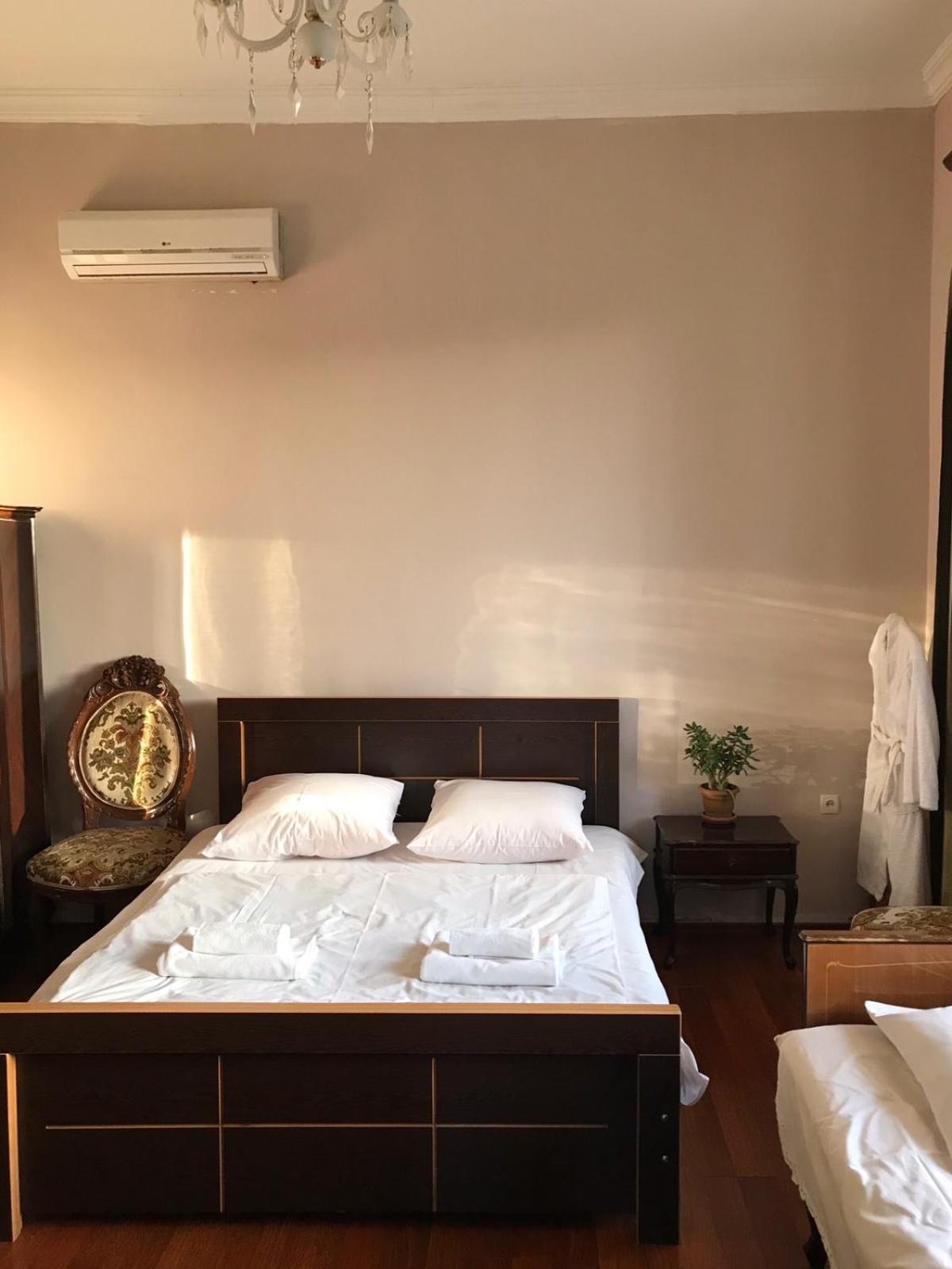 Guest House Nona Κουτάισι Δωμάτιο φωτογραφία