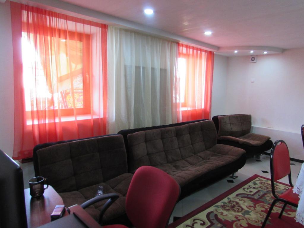 Guest House Nona Κουτάισι Εξωτερικό φωτογραφία