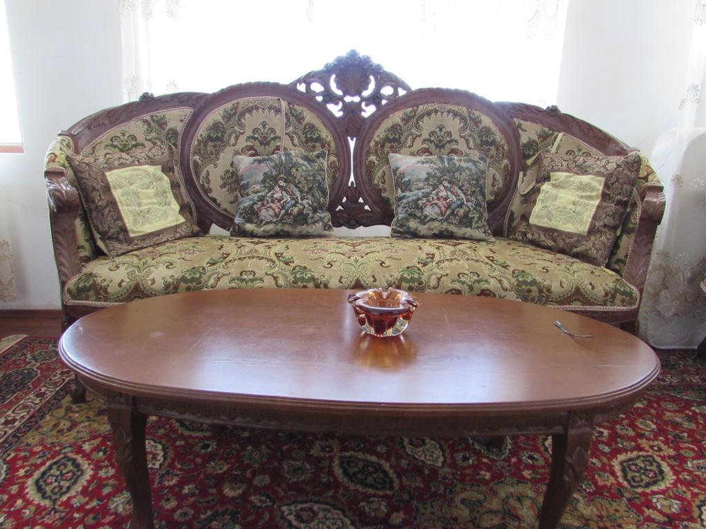 Guest House Nona Κουτάισι Εξωτερικό φωτογραφία