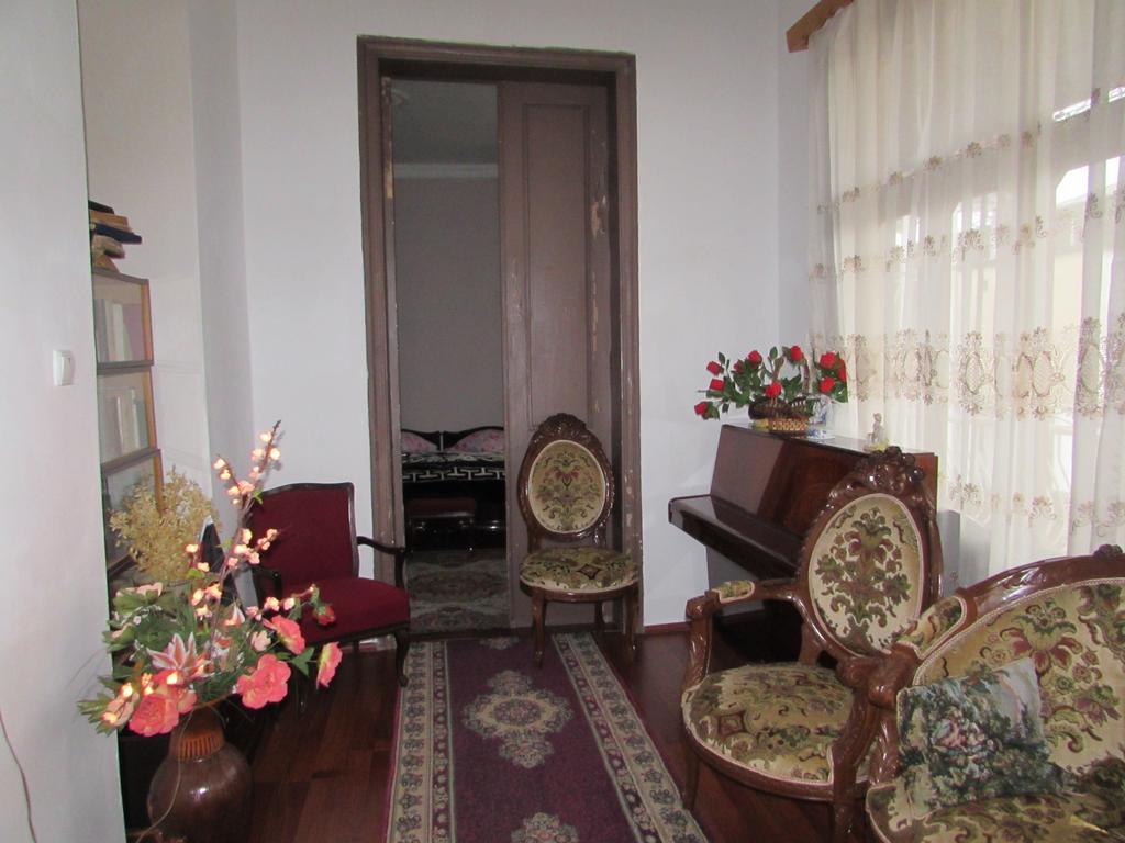 Guest House Nona Κουτάισι Δωμάτιο φωτογραφία