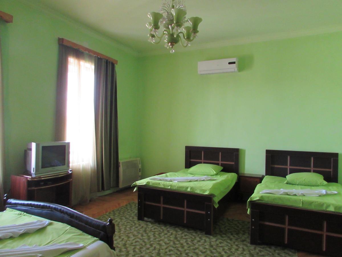 Guest House Nona Κουτάισι Εξωτερικό φωτογραφία